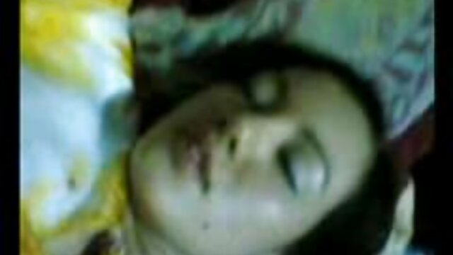 Une entraîneuse film francais gratuit porno en silicone a divorcé d'une jeune fille pour du sexe gay