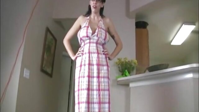 Une étudiante avec une chatte serrée s'accouple avec le video porno gratuit fr professeur après avoir sucé