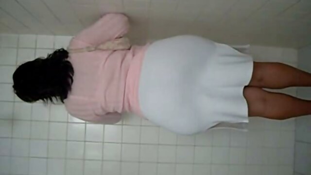 Femme écarte les film porno italien 2019 jambes