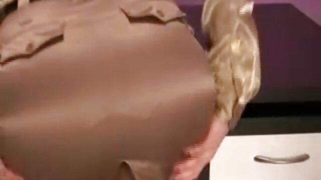 Fente chaude sous une jupe porno entre frere et soeur en francais courte