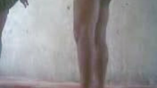 Grosse femme russe en bas noirs film x gratuit allemand assis sur le pénis d'un jeune homme