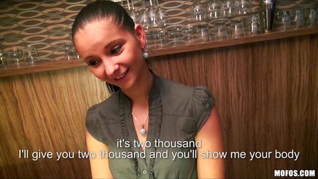 L'infirmière magnifique porn french mom a donné la victime