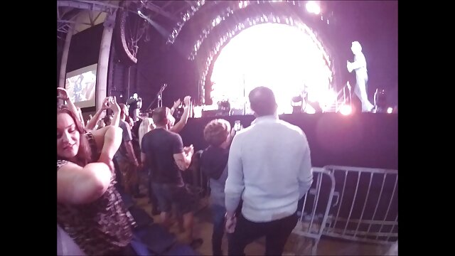 Un voisin film porno xxx américain a séduit une femme noire endormie