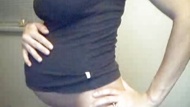 Après avoir chassé les moustiques, un jeune couple s'est amusé dans films porno français en streaming une tente en plein air