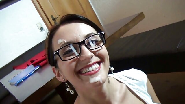 Minx asiatique porno tv francais se délecte de la débauche