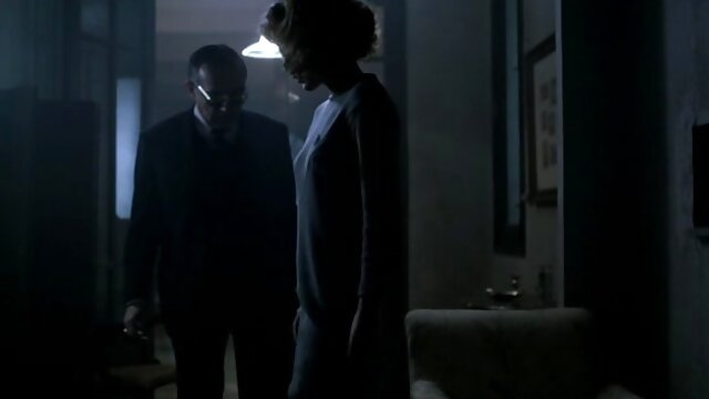 Une brune ivre suce porno streaming gratuit francais et se prend une grosse bite dans la chatte sur le canapé