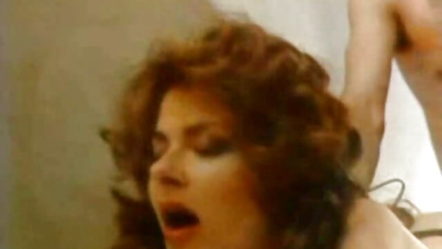 Une jeune femme a pris un pénis dans sa bouche et a habilement satisfait son mari vrai film porno francais