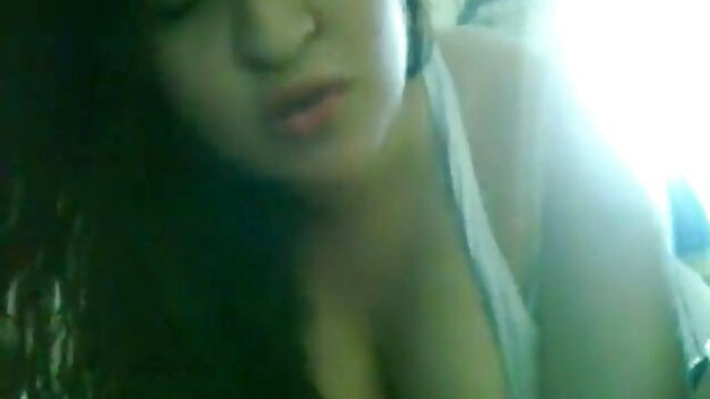 Les mecs baisent une nana dans meilleur film porno français l'huile