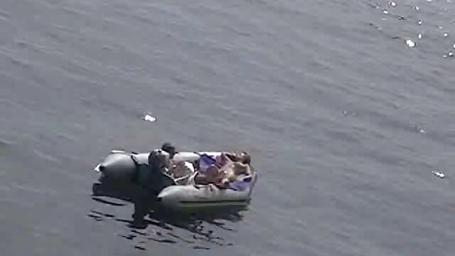 Precocious se fait tirer généreusement de film pornographiques français sperme